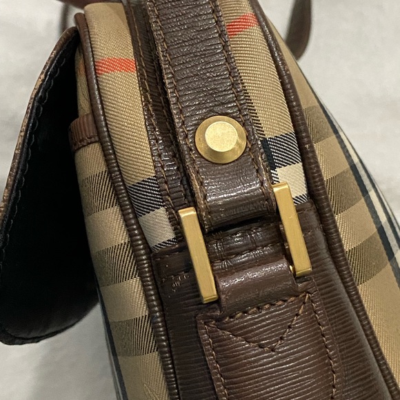 VINTAGE Burberrys Crossbody Bag - Picture 4 of 9